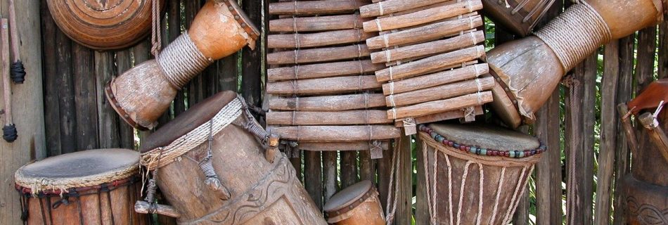 Afrykańskie instrumenty etniczne wykonane z drewna